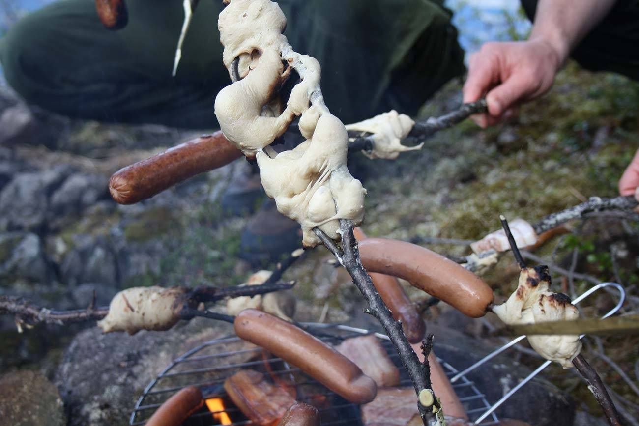 Wilderness meal / Beito Husky Tours